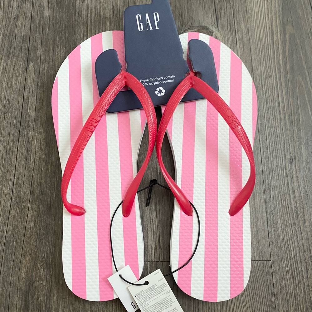 Gap Flip Flops Sandals